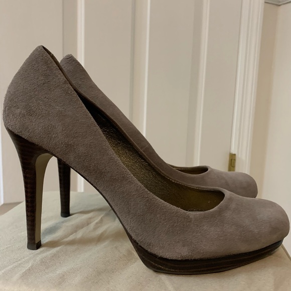 Banana republic suede heels size 9 - Picture 1 of 4